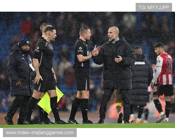 瓜迪奥拉与弗兰克场边争执，第四官员调解